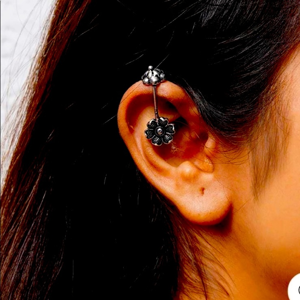 Daisy Ear Cuff Jewelry NWT